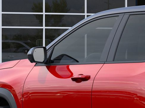 New 2026 Chevrolet Equinox LT image 12