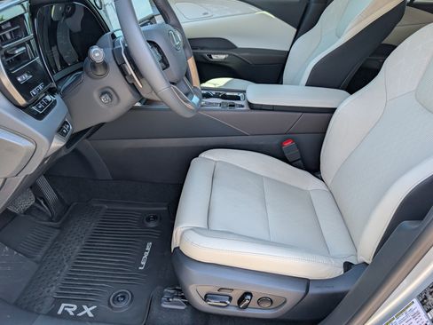 Used 2026 Lexus RX 350 FWD w/ Convenience Package image 9