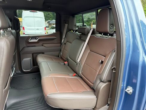 Used 2025 GMC Sierra 1500 Denali AWD/4WD image 21