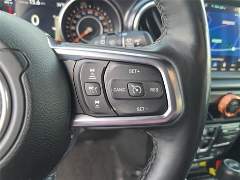 Used 2021 Jeep Wrangler Unlimited Sahara AWD/4WD image 31