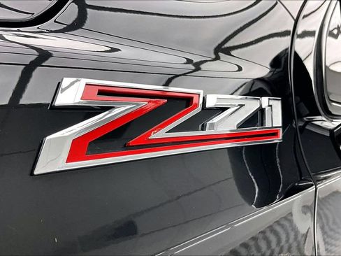 Used 2025 Chevrolet Suburban Z71 AWD/4WD image 8