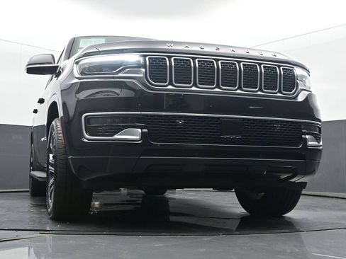 Used 2025 Jeep Wagoneer 4WD image 60
