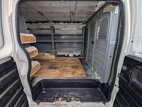 Used 2015 Chevrolet Express 2500 image 13