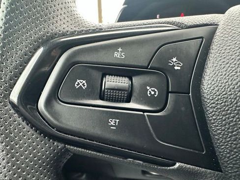 Used 2025 Chevrolet Trax LT image 26