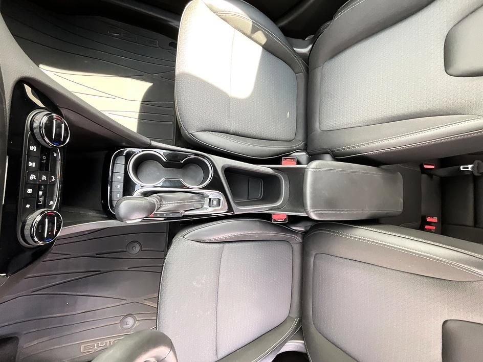 Used 2023 Buick Encore GX Select w/ Sport Touring Package AWD/4WD image 24
