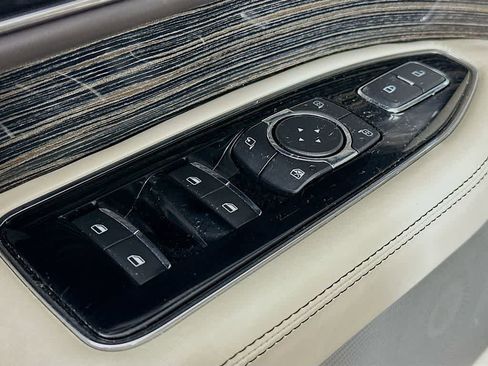 Used 2020 Lincoln Navigator Black Label w/ Cargo Convenience Package AWD/4WD image 30