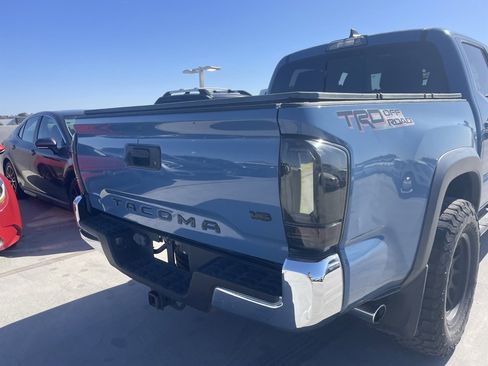 Used 2019 Toyota Tacoma TRD Off-Road image 4