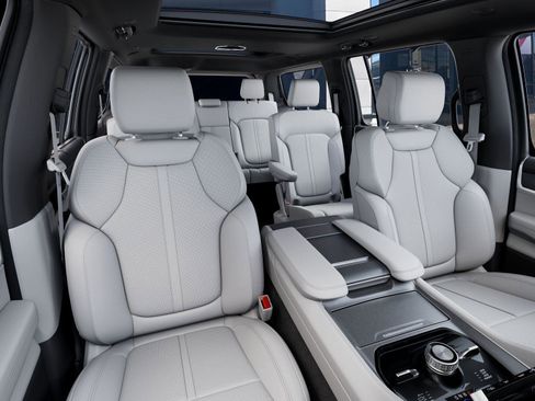 New 2026 Jeep Grand Wagoneer Limited AWD/4WD image 16