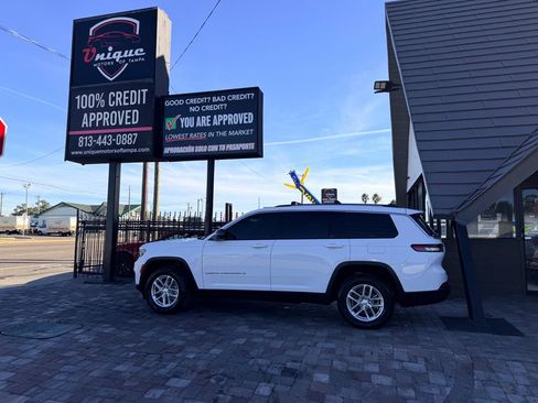 Used 2022 Jeep Grand Cherokee L Laredo w/ Luxury Tech Group I image 5