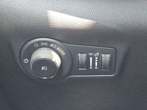 Used 2024 Jeep Compass Limited w/ High Altitude Package AWD/4WD image 17