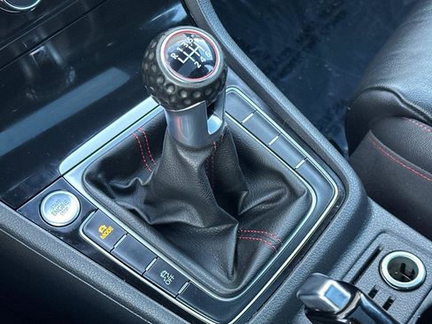 Used 2019 Volkswagen GTI SE w/ SE Experience Package image 21