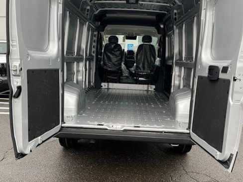 New 2026 RAM ProMaster 2500 w/ Premium Convenience Group FWD image 6