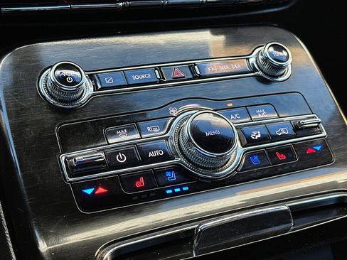 Used 2023 Lincoln Nautilus Reserve w/ Equipment Group 202A image 20