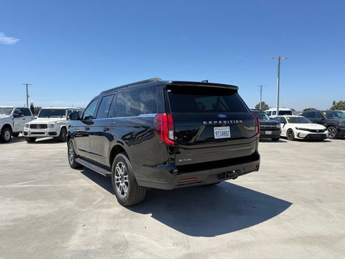 Used 2025 Ford Expedition Max Active RWD image 2