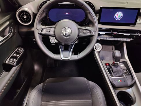 Used 2025 Alfa Romeo Tonale image 16