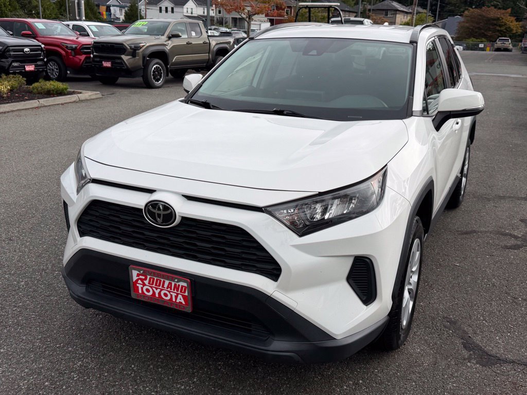 Used 2019 Toyota RAV4 LE w/ Carpet Mat Package AWD/4WD image 4