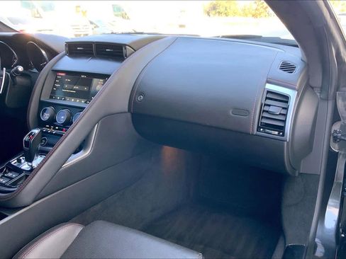 Used 2020 Jaguar F-TYPE Checkered Flag image 17