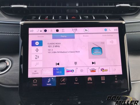 New 2025 Jeep Grand Cherokee Limited w/ Black Appearance Package image 21