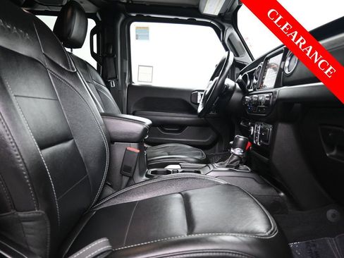 Used 2023 Jeep Wrangler Unlimited Sahara w/ Cold Weather Group image 16