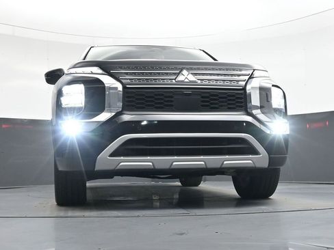 Used 2024 Mitsubishi Outlander SE image 41