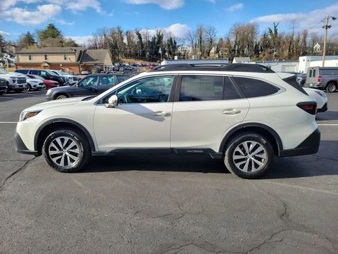 Used 2022 Subaru Outback Premium image 4