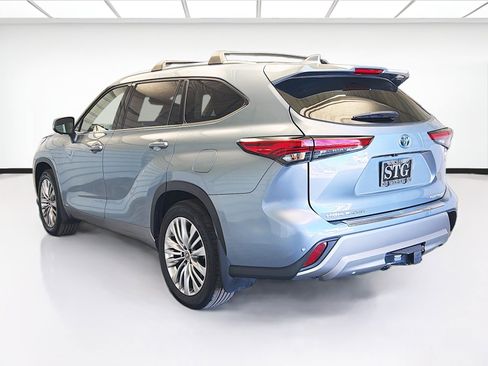 Used 2023 Toyota Highlander Platinum image 6
