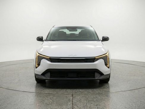 Used 2025 Kia K4 FWD image 2