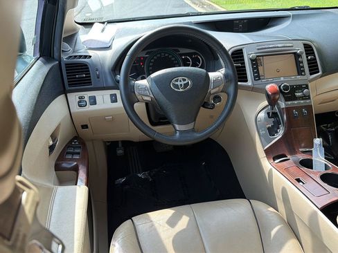 Used 2012 Toyota Venza Limited FWD image 17