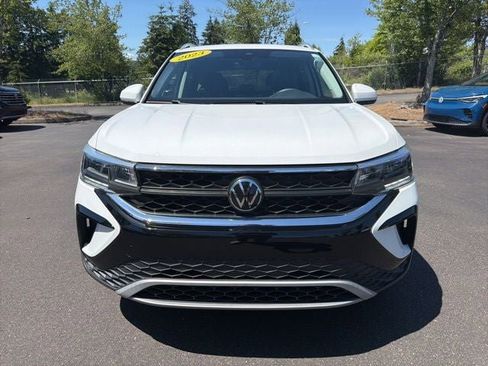 Certified 2023 Volkswagen Taos SE AWD/4WD image 12
