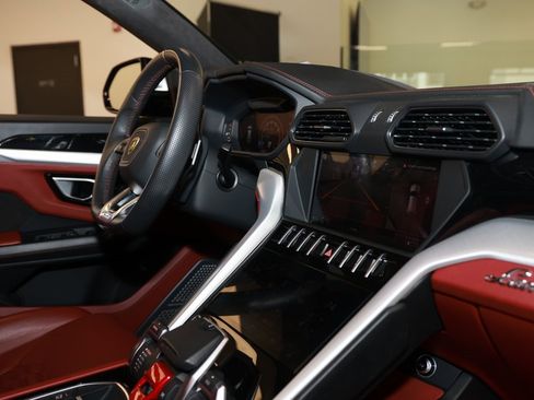 Used 2019 Lamborghini Urus image 19