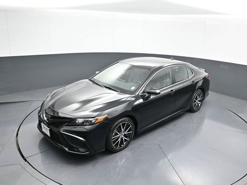 Certified 2023 Toyota Camry SE image 33