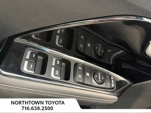 Used 2019 Kia Niro S Touring FWD image 29