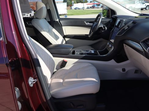 Used 2024 Ford Edge Titanium w/ Equipment Group 301A AWD/4WD image 12