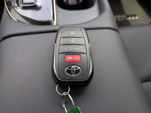 Used 2025 Toyota Crown Signia AWD/4WD image 30