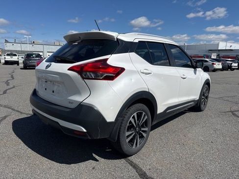 Used 2019 Nissan Kicks SR image 5