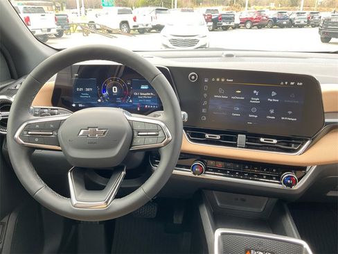 New 2026 Chevrolet Equinox ACTIV w/ Convenience Package III image 17