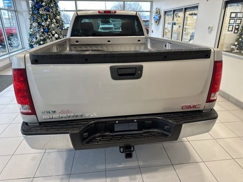 Used 2010 GMC Sierra 1500 SLE w/ SLE Preferred Package image 5