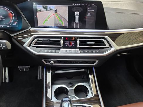 Used 2021 BMW X7 xDrive40i w/ M Sport Package AWD/4WD image 41