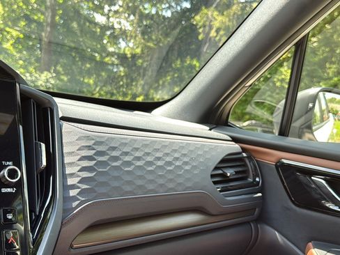 Certified 2025 Subaru Forester Touring AWD/4WD image 20