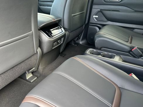New 2026 Nissan Armada SL w/ Captain's Chari Seat Package image 9