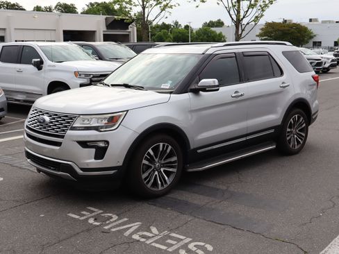 Used 2019 Ford Explorer Platinum AWD/4WD image 5