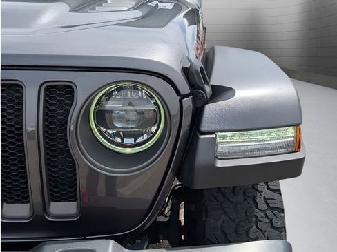 Used 2022 Jeep Wrangler Unlimited Rubicon w/ LED Lighting Group AWD/4WD image 12