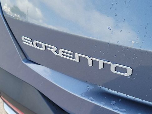 Used 2025 Kia Sorento S FWD image 5