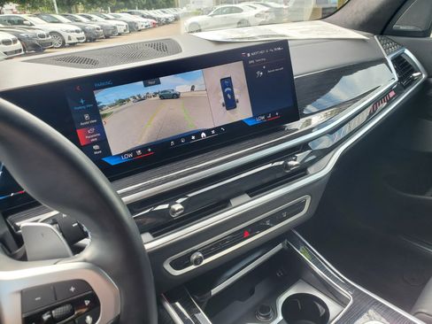 Certified 2025 BMW X7 M60i AWD/4WD image 16