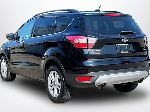 Used 2018 Ford Escape SE w/ Ford Safe & Smart Package AWD/4WD image 4