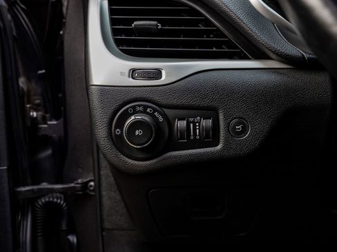 Used 2018 Jeep Cherokee Trailhawk w/ Comfort & Convenience Group image 17