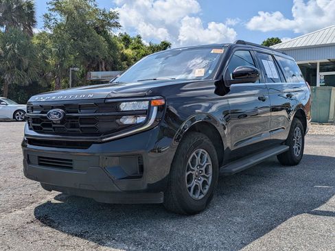 Used 2025 Ford Expedition Active RWD image 9