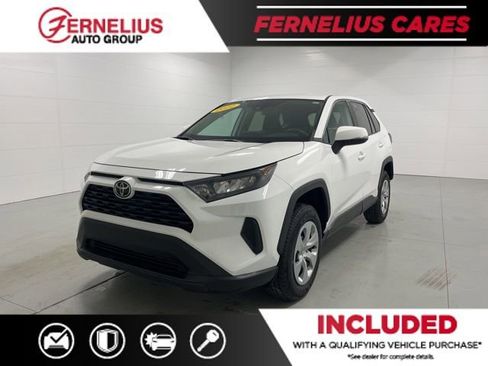 Used 2022 Toyota RAV4 LE image 3