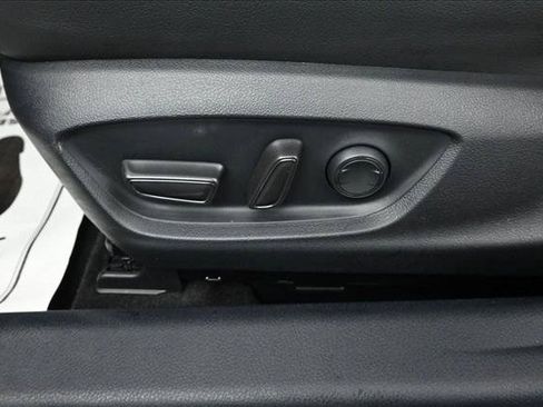 Used 2022 Toyota Camry XLE w/ Navigation Upgrade Package FWD image 10