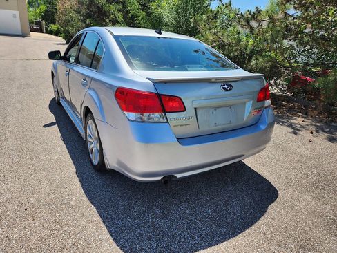 Used 2013 Subaru Legacy 2.5i Limited w/ Popular Pkg 2 AWD/4WD image 17
